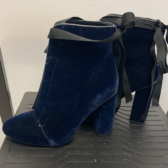 Zara Velvet Midnight Booties with bow - Picture 2 of 5